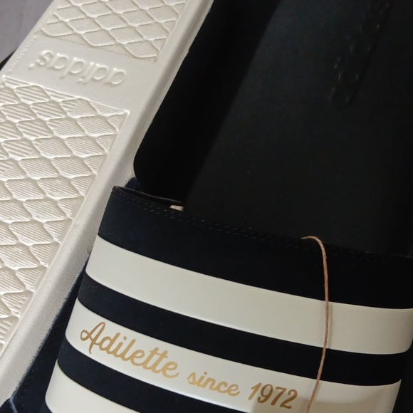 Men's super soft size 18 Adidas brand Adilette comfort slides black & cream - Picture 3 of 6